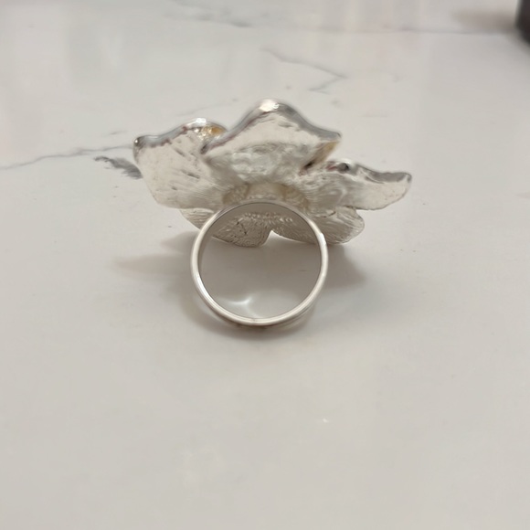 Flower Petals Ring - Picture 3 of 5